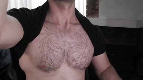 Snapshot of hairyncuteass chatting on January 19, 9:45 pm hairyncuteass online show from January 19, 9:45 pm