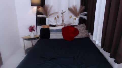 YOUR SIDECHIC HAILEY online show from January 5, 10:10 am