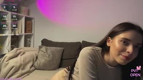 Snapshot of hako_emm chatting on October 1, 12:55 pm hako emm online show from October 1, 12:55 pm