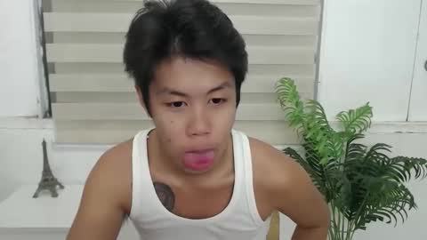 Snapshot of haku020485 chatting on January 11, 1:05 pm haku020485 online show from January 11, 1:05 pm