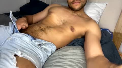 Independent       model  online show from March 11, 11:59 pm