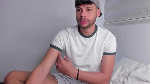 Independent       model  online show from February 13, 9:44 pm