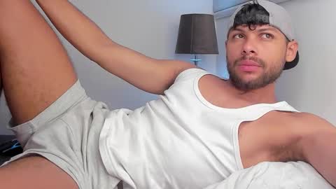 Independent       model  online show from March 22, 5:16 pm