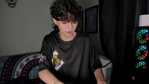 Snapshot of halan_jr chatting on June 8, 6:03 am halan online show from June 8, 6:03 am