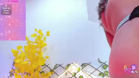 Snapshot of haley01 chatting on July 13, 12:57 am haley01 online show from July 13, 12:57 am