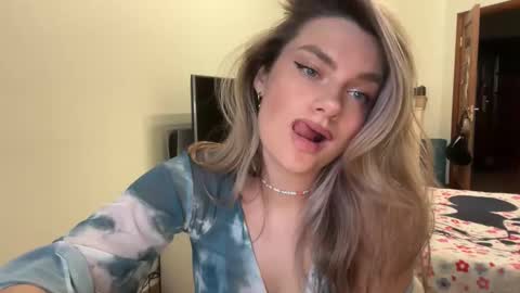 Snapshot of haley_rune chatting on February 27, 2:43 pm haley_rune online show from February 27, 2:43 pm