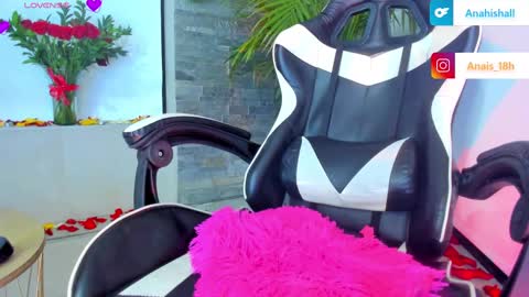 Snapshot of hall_anahiis chatting on February 15, 2:47 am Anahis online show from February 15, 2:47 am