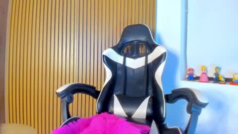 Snapshot of hall_anahiis chatting on October 30, 3:08 am Anahis online show from October 30, 3:08 am