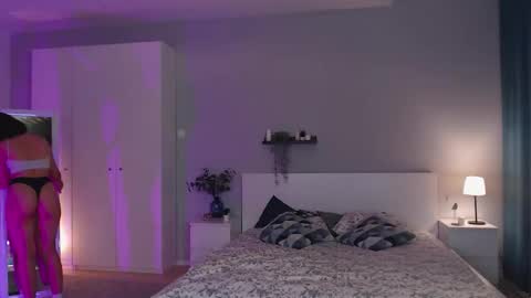 Mary online show from October 1, 2:12 pm