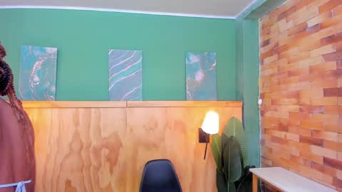 Halley Lorens online show from April 2, 12:03 pm