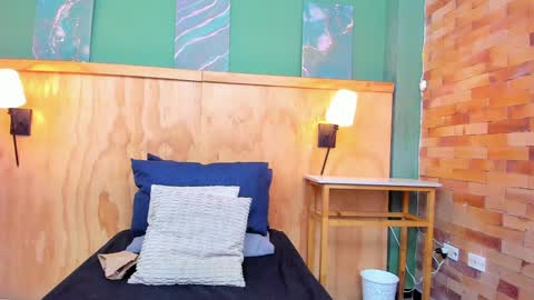 Halley Lorens online show from April 7, 5:13 pm