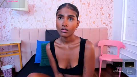 Halley Lorens online show from June 9, 5:46 pm