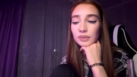 Holly online show from November 13, 6:51 pm