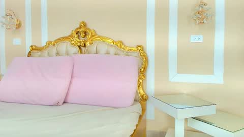 Hallie Stone online show from January 8, 1:46 pm