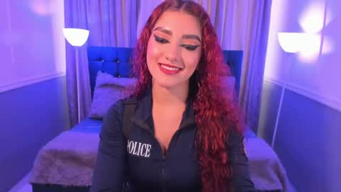 Snapshot of hallsred_rh chatting on December 3, 8:17 pm Halls Red online show from December 3, 8:17 pm