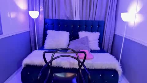 Snapshot of hallsred_rh chatting on January 25, 12:06 am Halls Red online show from January 25, 12:06 am