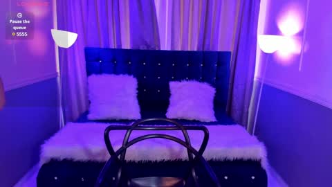 Snapshot of hallsred_rh chatting on January 30, 9:47 pm Halls Red online show from January 30, 9:47 pm