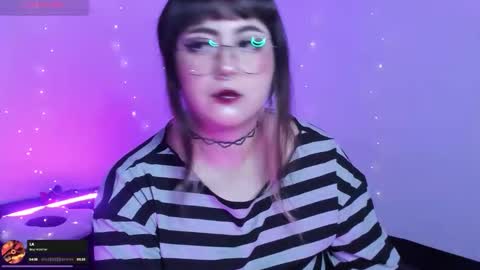 Snapshot of hallucigenia_sparza chatting on June 8, 9:59 pm Hallu online show from June 8, 9:59 pm