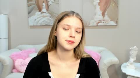 Snapshot of hallybradley chatting on March 13, 5:08 pm HallyBradley online show from March 13, 5:08 pm