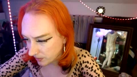 halovalentine online show from June 18, 2:12 am