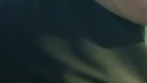 Snapshot of hamhead71 chatting on December 23, 1:18 am hamhead71 online show from December 23, 1:18 am