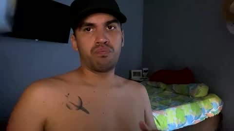 Snapshot of hamiltong12 chatting on October 26, 9:10 pm hamiltong12 online show from October 26, 9:10 pm