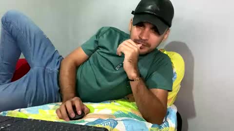 Snapshot of hamiltong12 chatting on November 30, 7:51 pm hamiltong12 online show from November 30, 7:51 pm