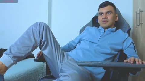 hamiltong12 online show from April 23, 10:23 pm