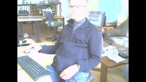 Snapshot of hamto65 chatting on December 2, 9:45 am Prefer men 80 online show from December 2, 9:45 am