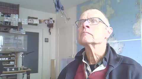 Snapshot of hamto65 chatting on February 19, 3:38 pm Prefer men 80 online show from February 19, 3:38 pm