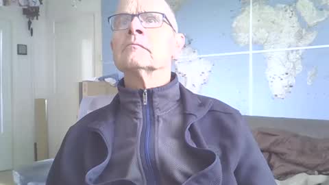 Snapshot of hamto65 chatting on February 24, 9:53 am Prefer men 80 online show from February 24, 9:53 am