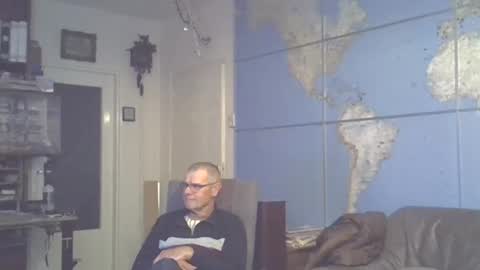 Snapshot of hamto65 chatting on March 3, 8:54 pm Prefer men 80 online show from March 3, 8:54 pm