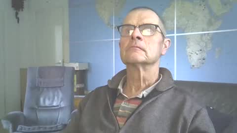 Snapshot of hamto65 chatting on October 11, 3:43 pm Prefer men 80 online show from October 11, 3:43 pm