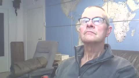 Snapshot of hamto65 chatting on October 27, 10:25 pm Prefer men 80 online show from October 27, 10:25 pm