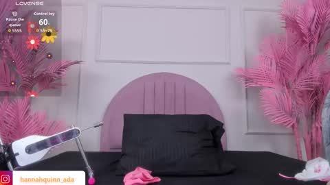 hanaahquinn online show from November 14, 11:42 am