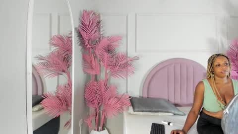 hanaahquinn online show from January 16, 11:36 am