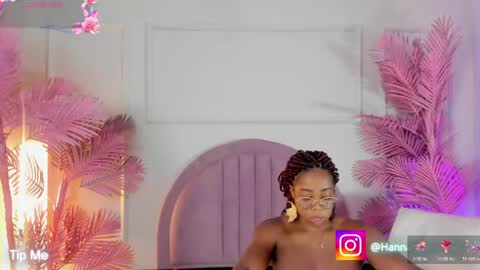 hanaahquinn online show from April 18, 11:36 am