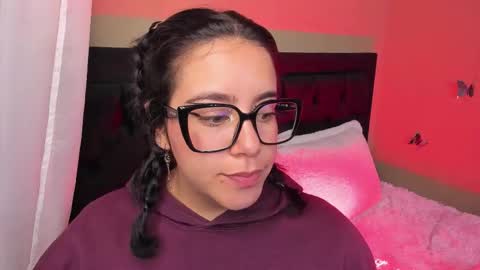 Hanah Montana Independent model online show from February 11, 2:55 pm