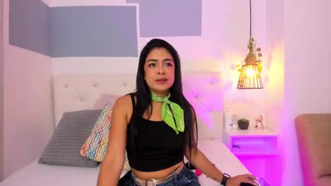 hanah_gray online show from March 10, 11:21 am