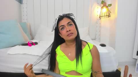 hanah_gray online show from September 11, 11:21 am