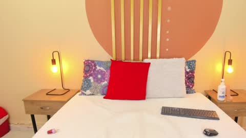 Snapshot of hanah_greey chatting on February 6, 1:21 pm HANAH  online show from February 6, 1:21 pm