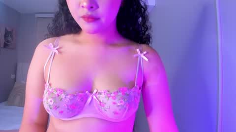 Snapshot of hanah_line chatting on June 13, 12:47 pm Hanna Lineros online show from June 13, 12:47 pm
