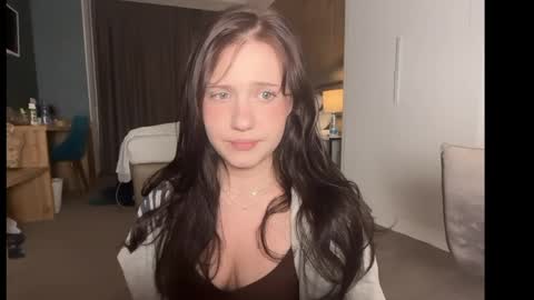 Snapshot of hanahwoods chatting on June 1, 2:08 pm hanahwoods online show from June 1, 2:08 pm