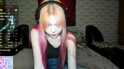 Tori and Asuna online show from April 15, 5:42 pm