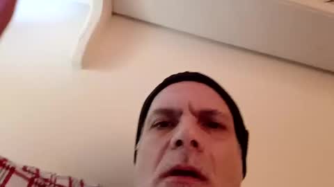 Snapshot of hand69someguy chatting on January 19, 2:47 am hand69someguy online show from January 19, 2:47 am