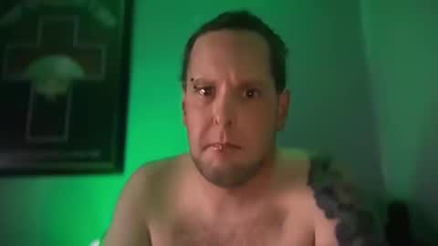 Snapshot of hand_banana_420 chatting on October 13, 4:01 am hand_banana_420 online show from October 13, 4:01 am