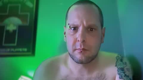 Snapshot of hand_banana_420 chatting on November 1, 3:52 am hand_banana_420 online show from November 1, 3:52 am