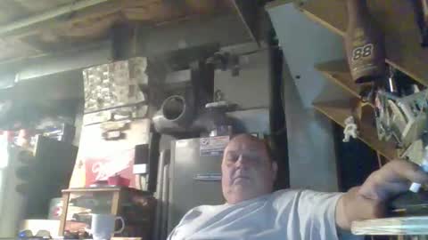 Snapshot of handiemanhere chatting on May 3, 4:02 pm naked man online show from May 3, 4:02 pm