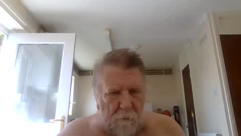 Snapshot of handiman1001 chatting on July 9, 1:48 pm handiman1001 online show from July 9, 1:48 pm