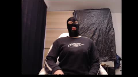 Snapshot of handler1234 chatting on December 27, 11:17 am SissySanna online show from December 27, 11:17 am